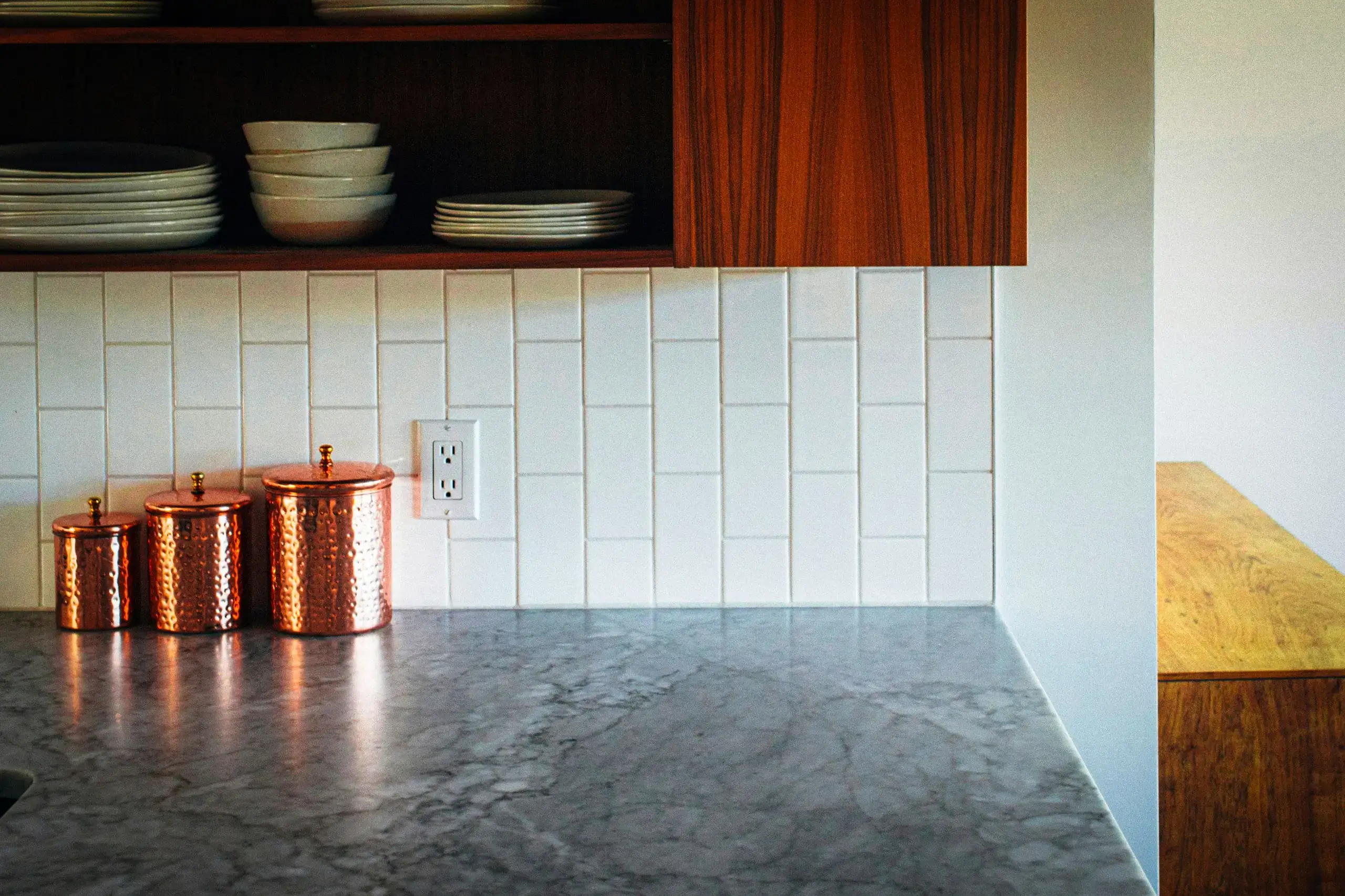 Cocina con piedra sinterizada