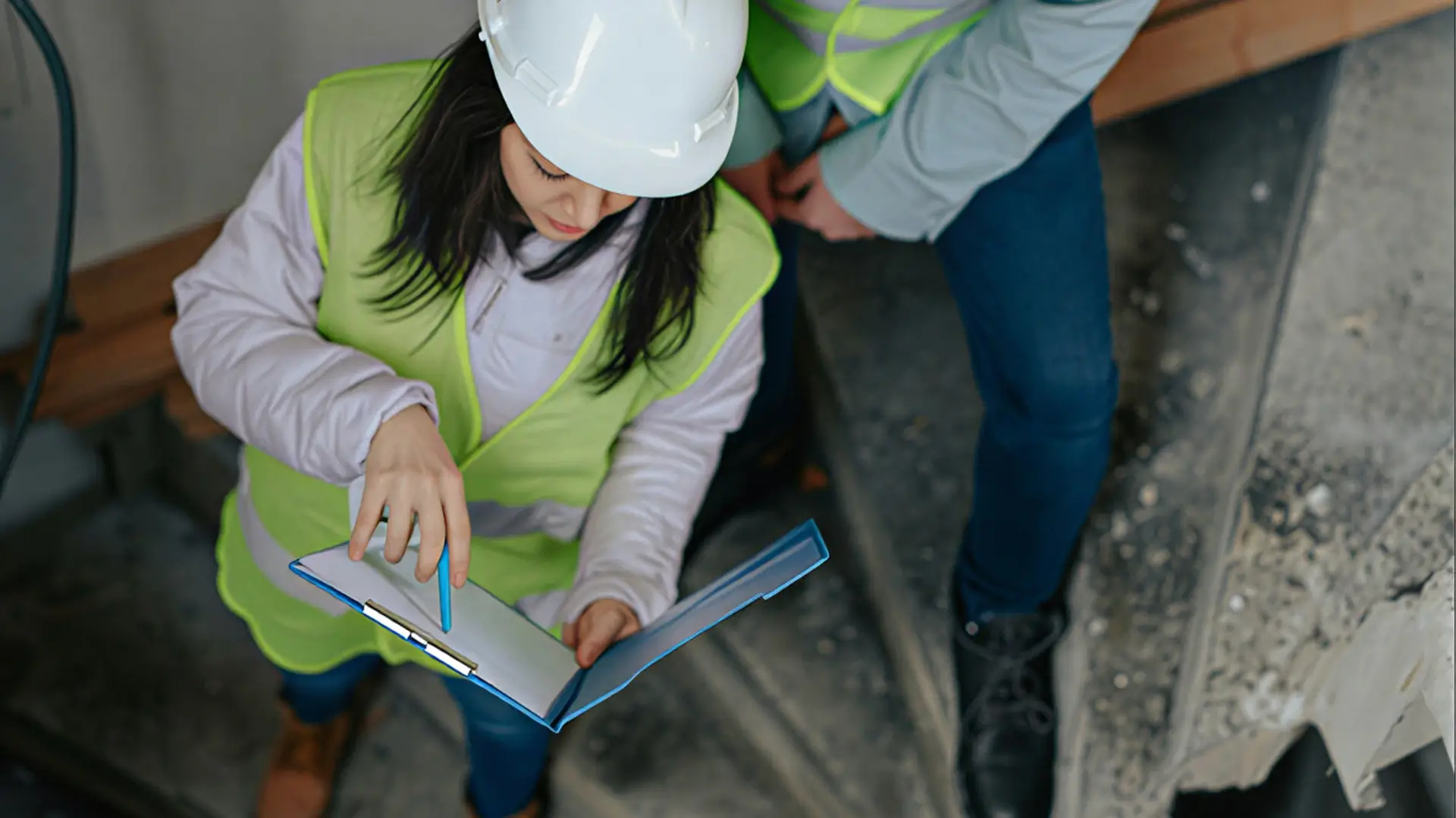 Evaluación del espacio: visita técnica y levantamiento de medidas