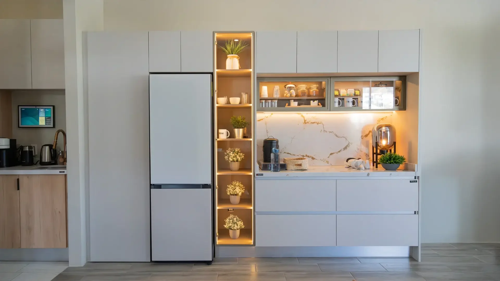 Coffee station integrado con iluminación LED en cocina integral en Querétaro — Casa Iktan